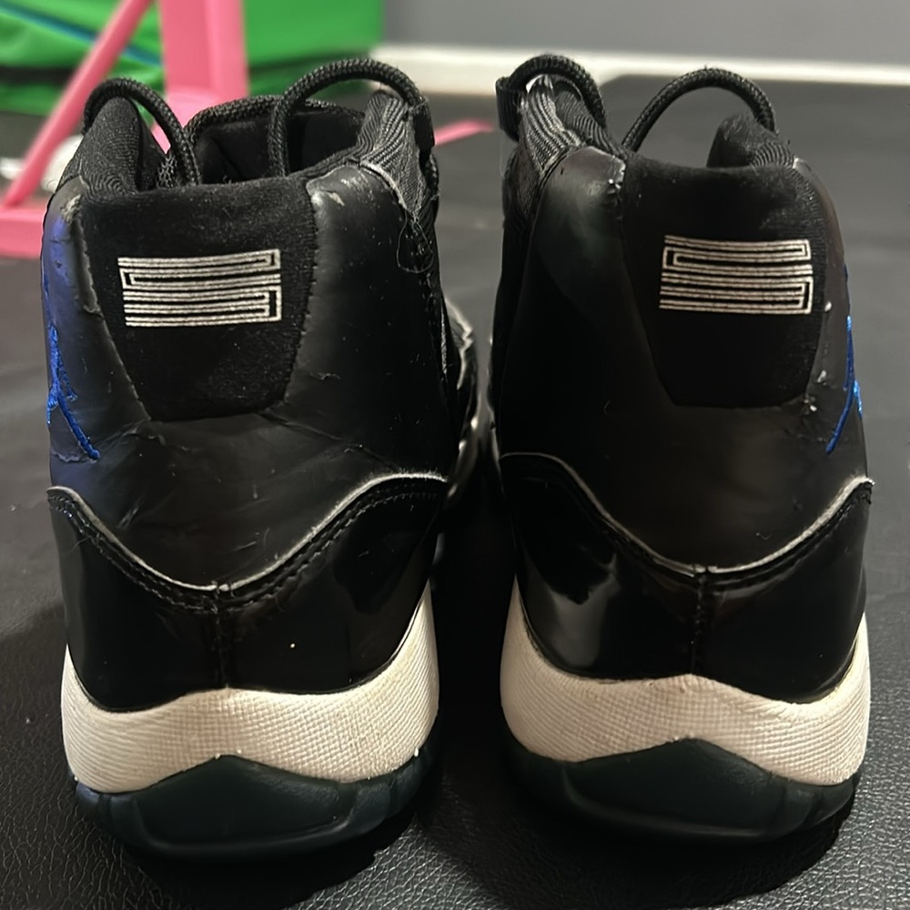 Jordan’s - Picture 2 of 7